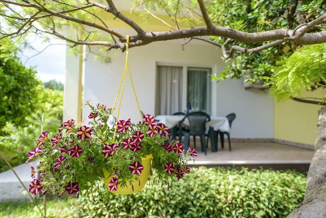 Apartmani Ivana Kastela 0*,