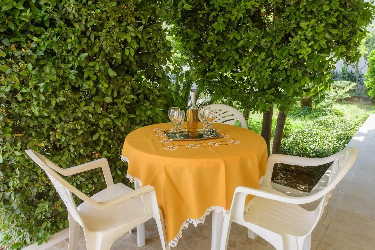Apartmani Ivana Kastela Apartment