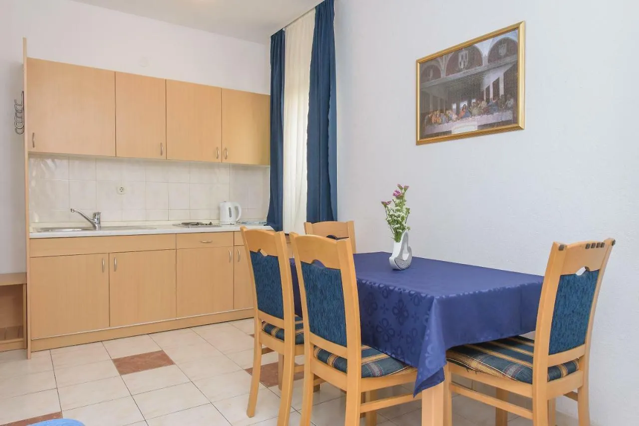 Apartment Apartmani Ivana Kastela Croatia