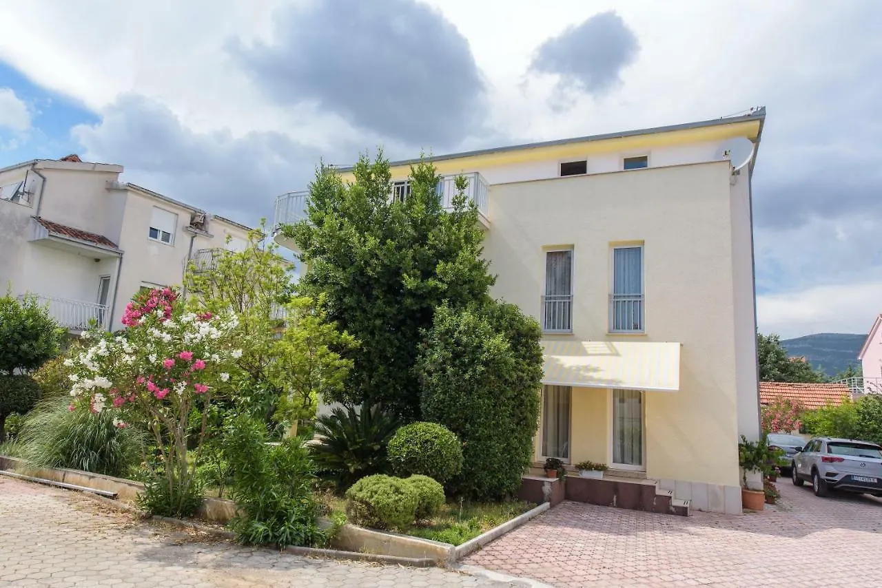 Apartment Apartmani Ivana Kastela