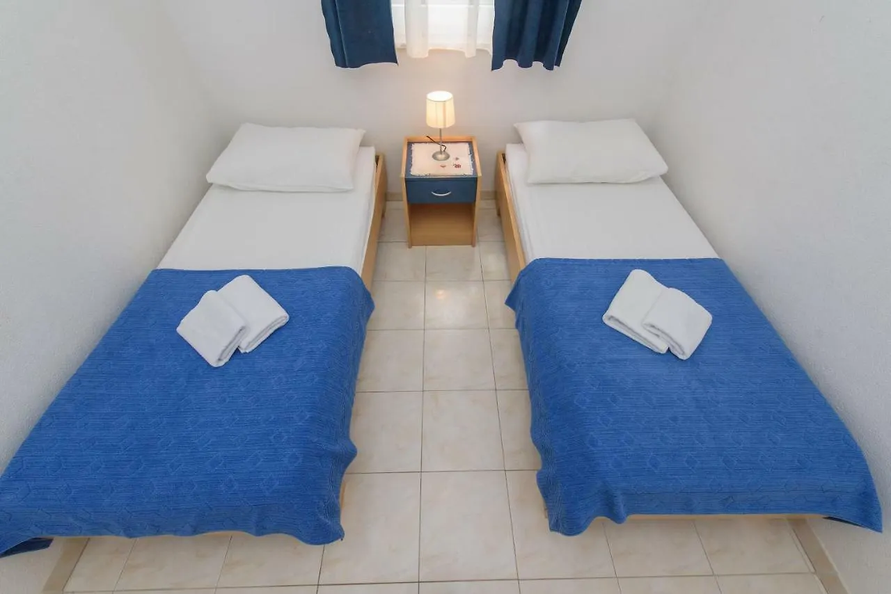 Apartmani Ivana Kastela 0*,